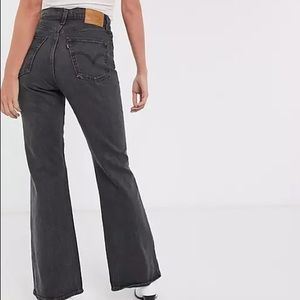 Levi’s Ribcage Highrise Crop Flare Jeans